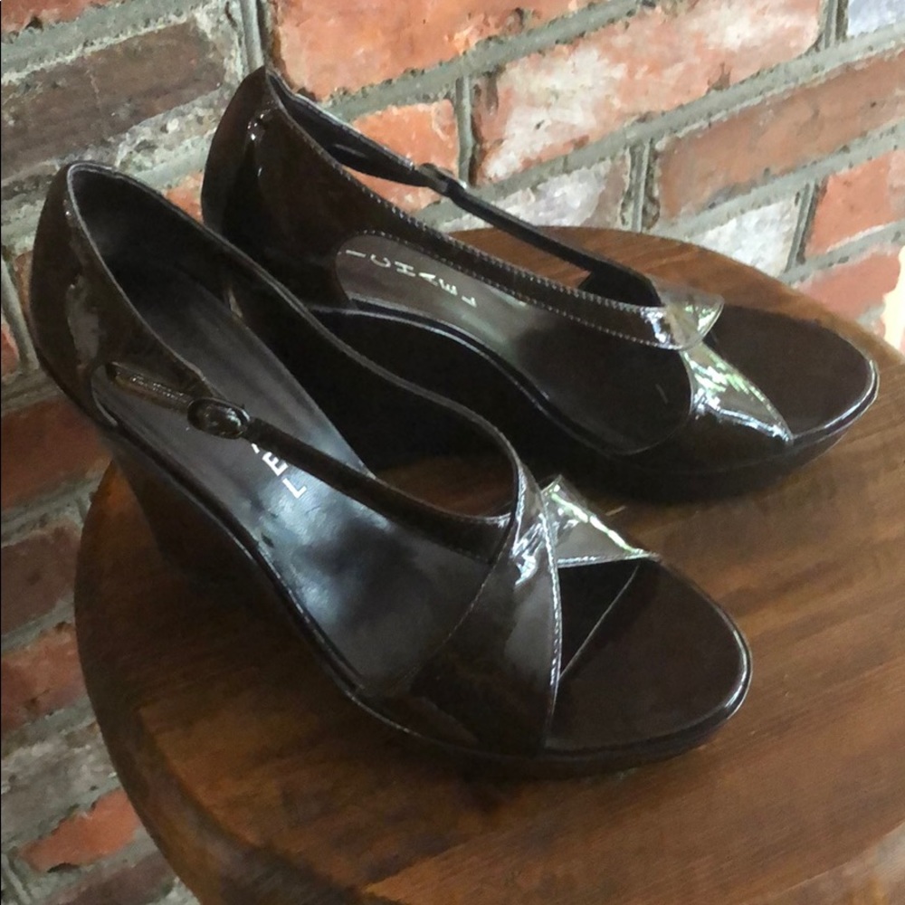 Shoes - Picture 3 of 3